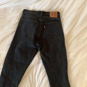 Black Levi’s High Waisted Skinny Jeans